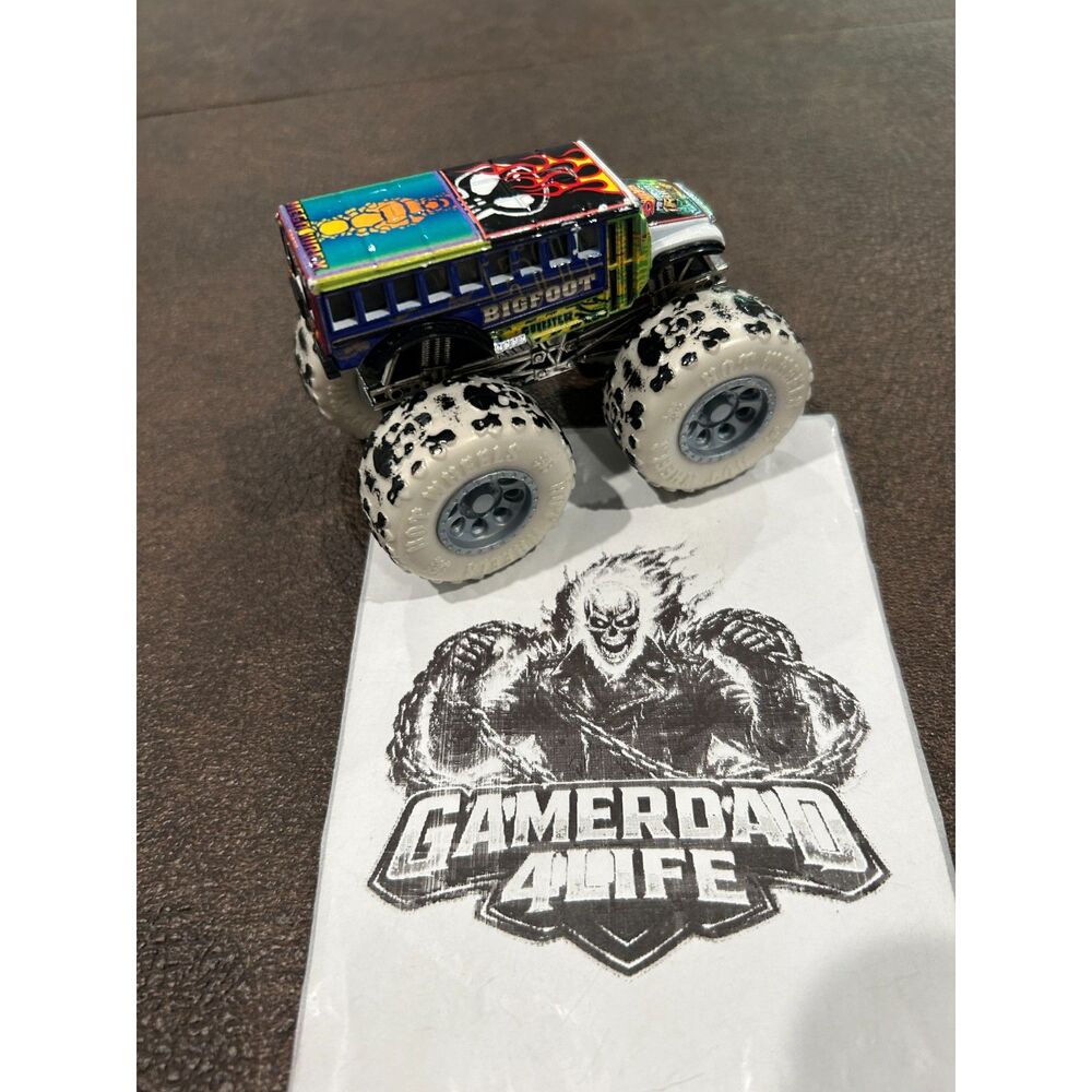 Hot Wheels Monster truck live glow & fire vehicle mighty mixup event exclusive